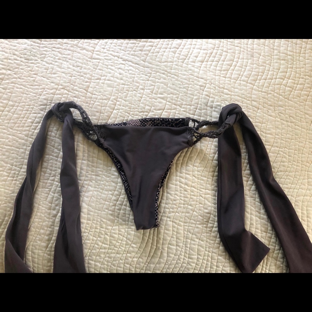 Acacia bottoms